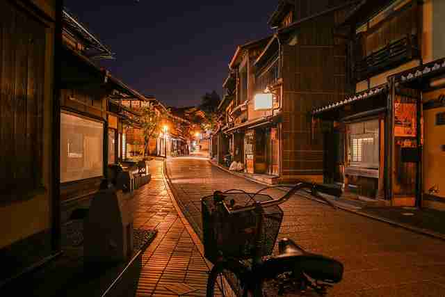 HDR10+超清【霓裳时刻】朴信惠×张翰午夜绽放超清无广告免费视频
